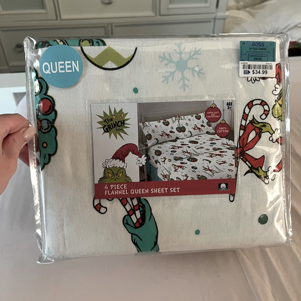 Grinch Queen sheets
